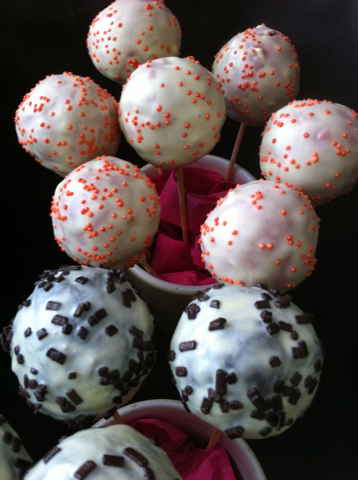 Makrönchen: Schoko- Cake Pops nach Brownie-Art